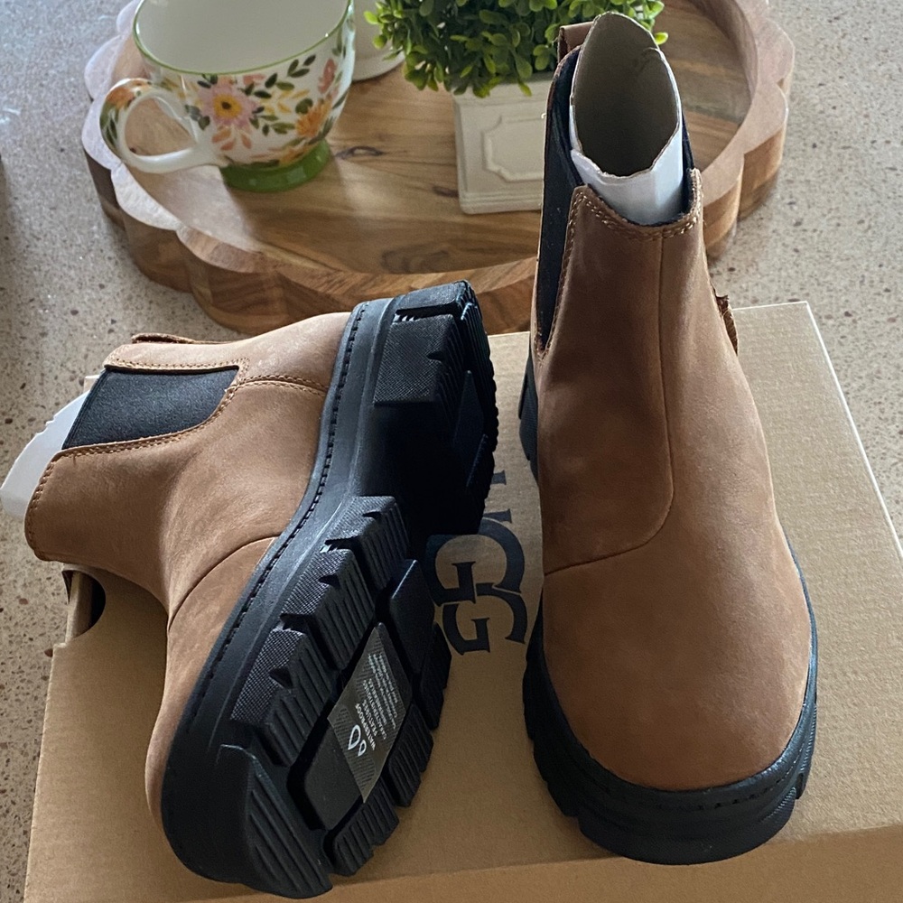 UGG K ASHTON CHELSEA KIDS BOOT - Picture 3 of 7